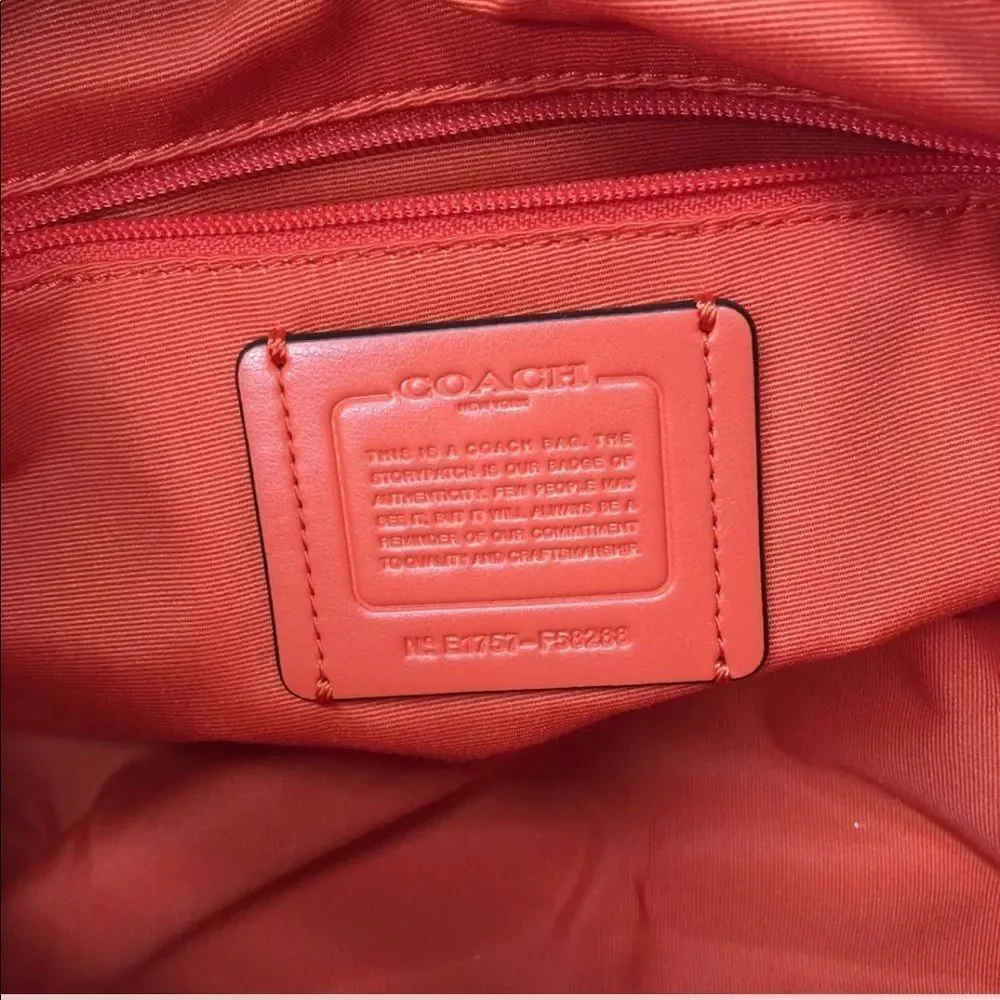 🔥🎁NWT! Coach Sig Harley EW Hobo Handbag Msrp:$375.00